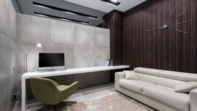 Photo of Строгий и современный дизайн кабинета с лаконичной мебелью