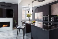 Photo of Функциональная кухня с островом и стильными светильниками