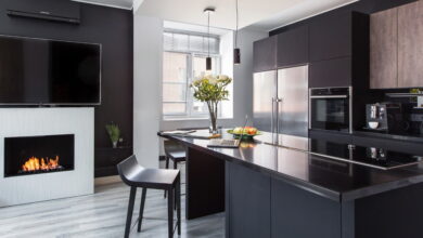 Photo of Функциональная кухня с островом и стильными светильниками